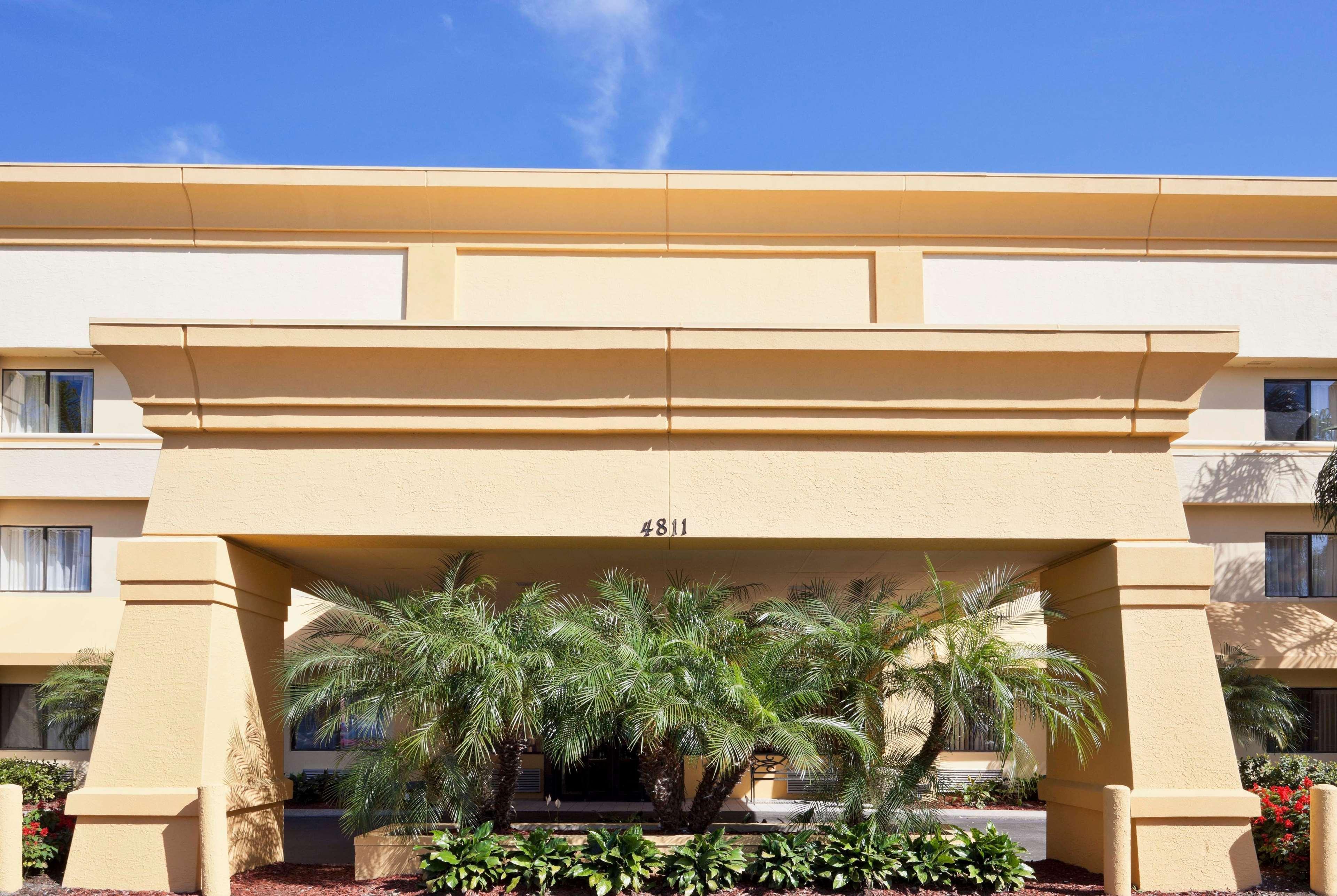 La Quinta By Wyndham Tampa Fairgrounds - Casino Hotell Eksteriør bilde